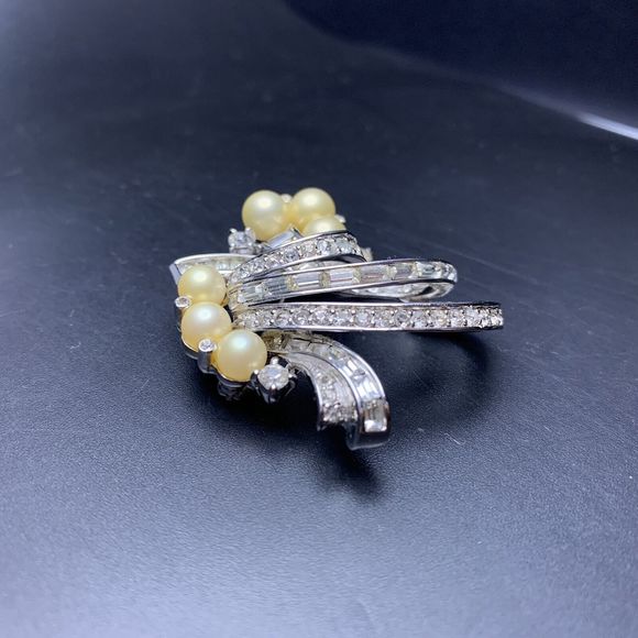 Pennino Brooch Pin Faux Pearl Baguette Clear Rhinestone Channel Set Vintage - Picture 4 of 7
